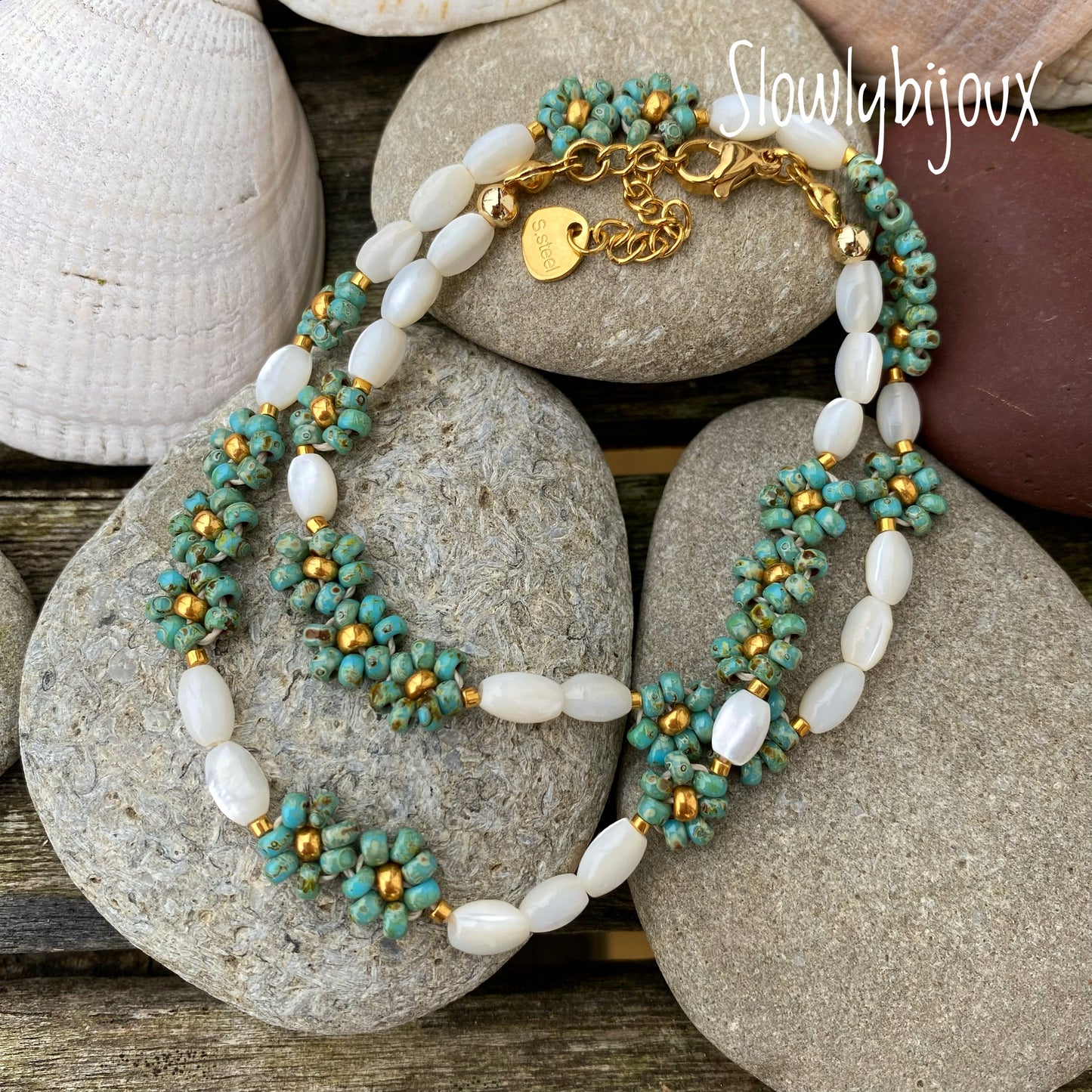 Collier marguerite bleu, miyuki et nacre