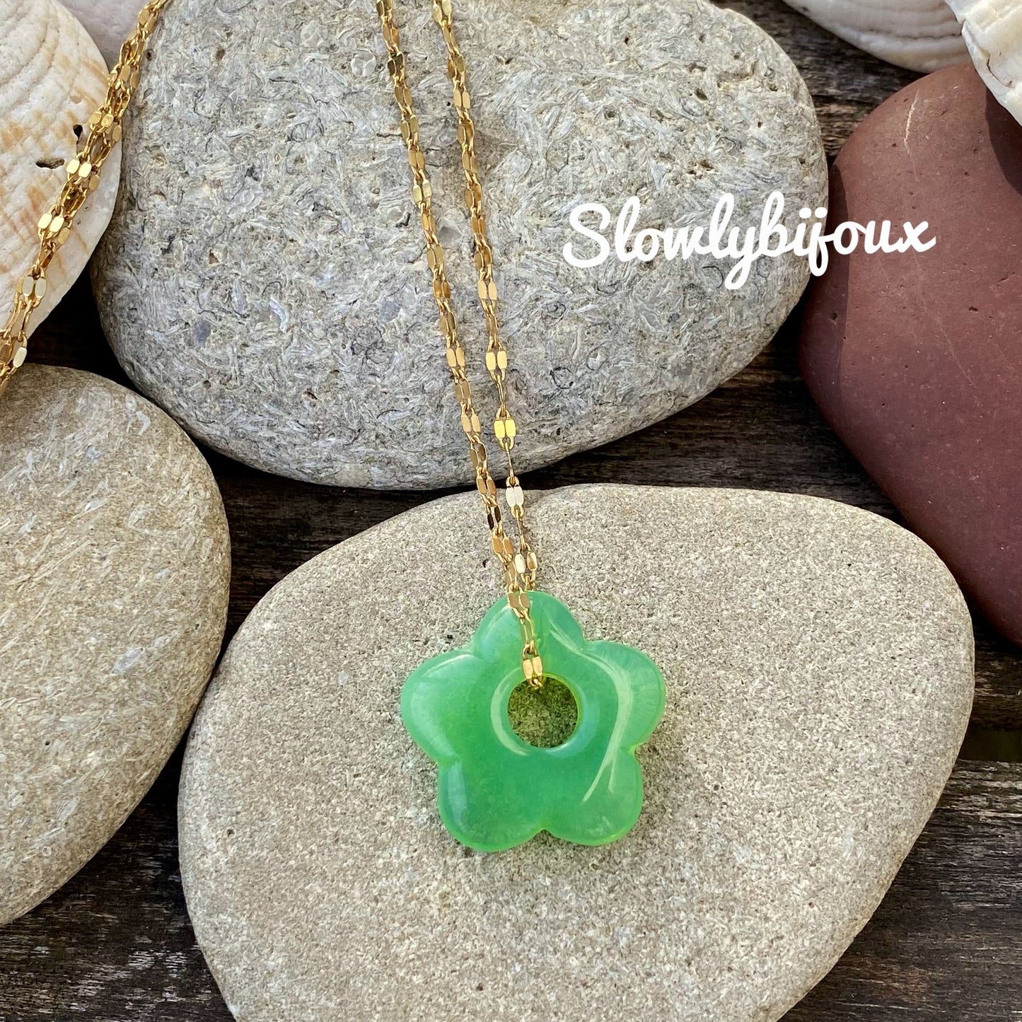 Collier doré acier inoxydable et fleur de verre vintage
