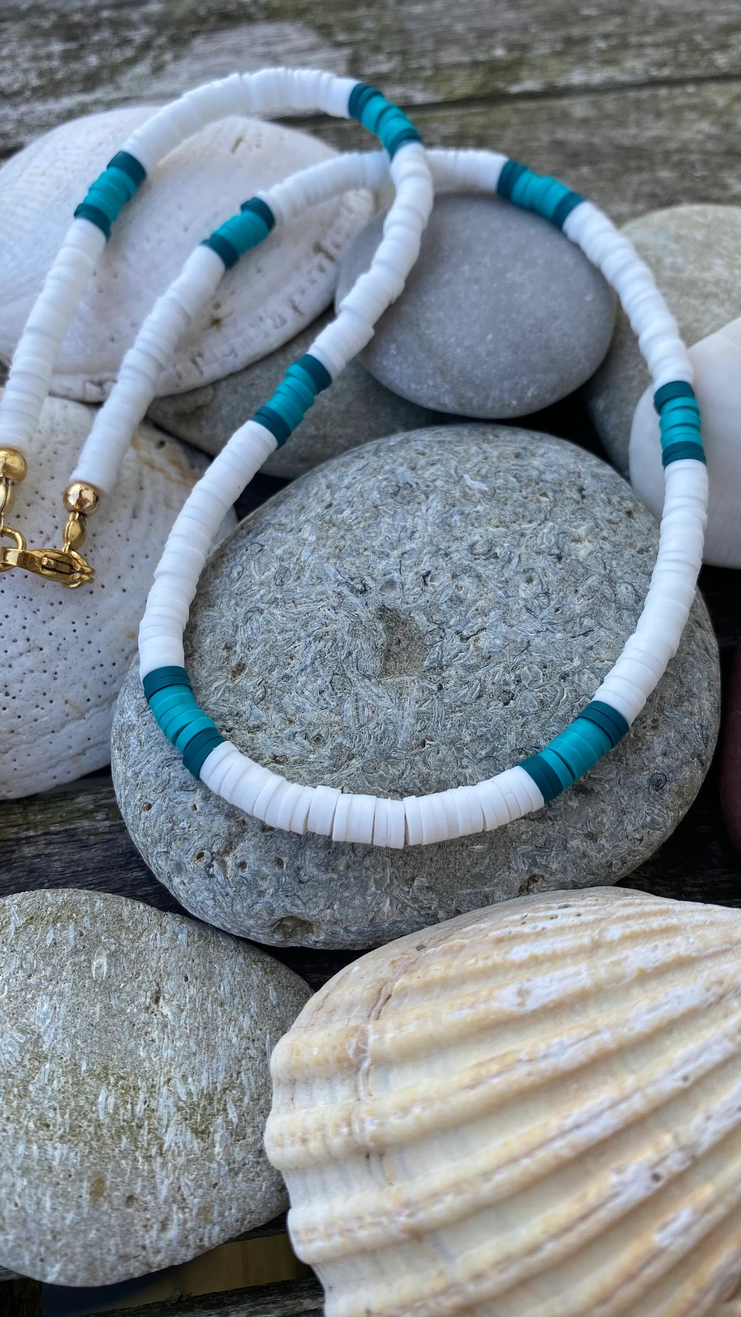 Collier blanc, collier heishi blanc, collier plage
