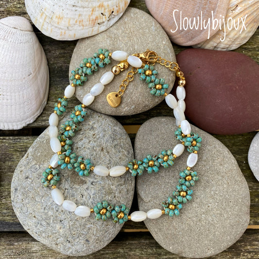 Collier marguerite bleu, miyuki et nacre