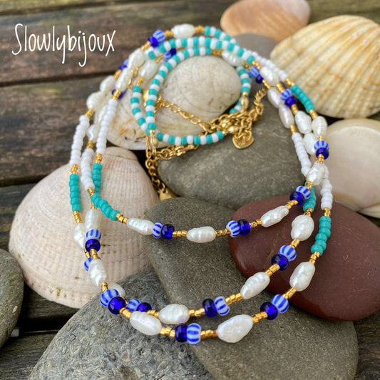 Collier de perles d'eau et rocailles colorées, perles dorées 24 k