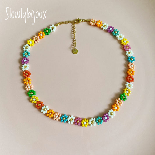 Collier ras de cou, collier de fleurs, collier marguerite