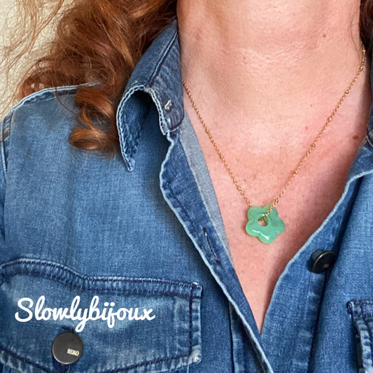 Collier doré acier inoxydable et fleur de verre vintage