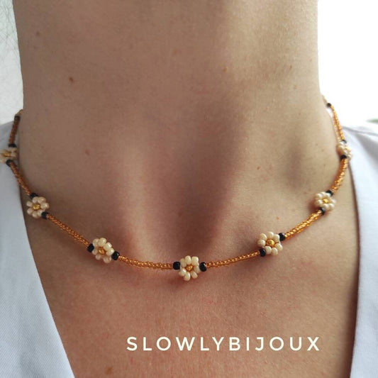 Collier de perles, collier fleurs, collier marguerite, collier perles de rocailles, collier fleurs tissées, idée cadeau