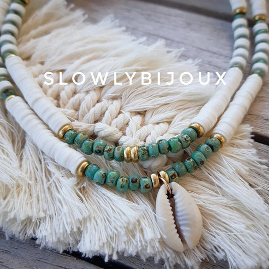 Collier surfeur coquillage perles heishi blanches