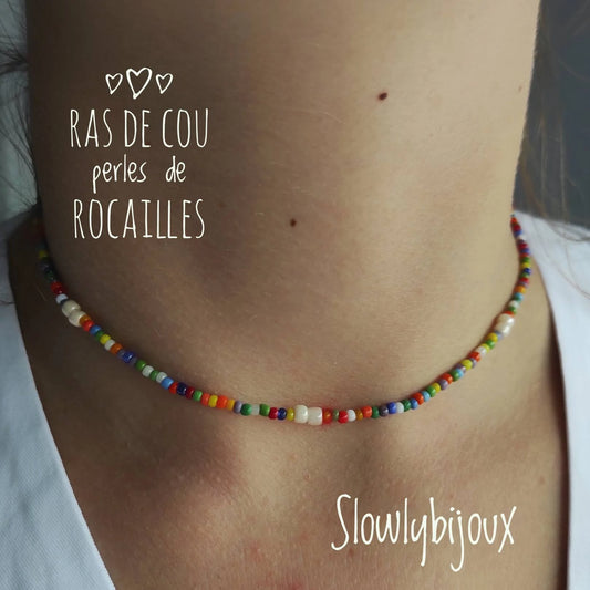 Collier perles rocailles multicolores