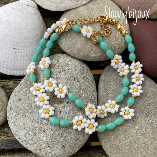 Collier de perles, collier de fleurs, collier de marguerite, collier perle fleur, bracelet de perles fleurs, cadeau pour elle, idée cadeau